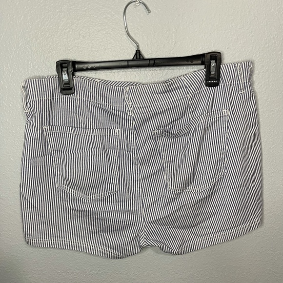 wallflower stripped shorts :) - Picture 2 of 2